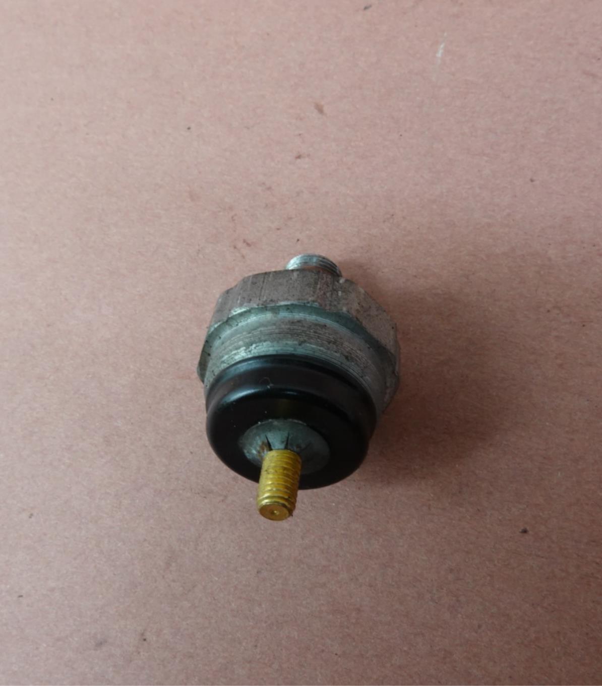 2009-2021 Harley Davidson Iron 883 XL883N Oil Pressure Indicator Switch