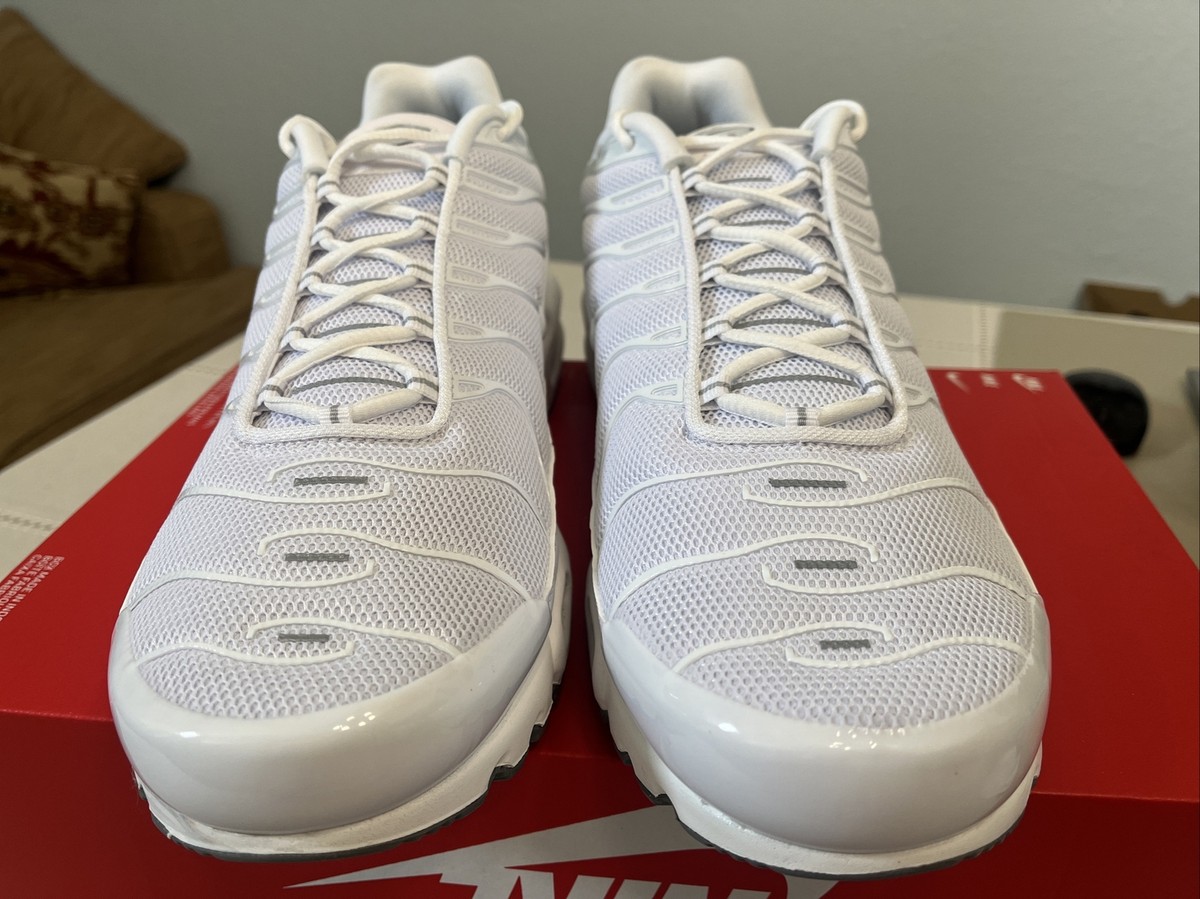 Nike Air Max Plus Triple White Black Cool Grey 604133-139 Nike Air Max Plus Triple White Black Cool Grey 604133-139