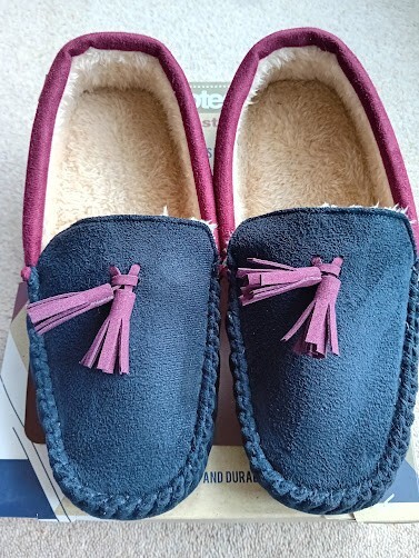 SAOLA Pantofole mocassino foderate in pelliccia suola resistente blu navy 8 9 (M) nuove in scatola