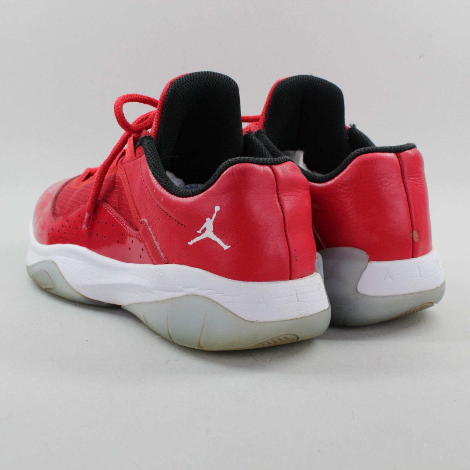 Nike Air Jordan 11 Mens Size 9.5 CMFT Low University Red White Cherry