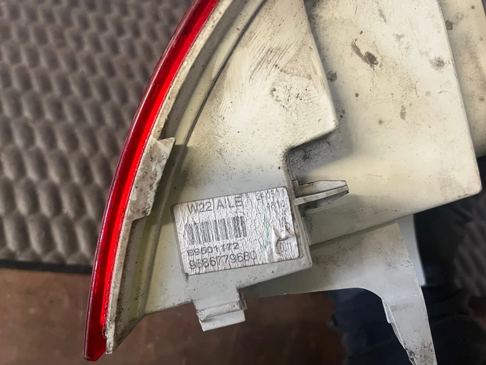 Peugeot 508 SW Estate 2012 driver outer tail light lamp - image 4 of 4