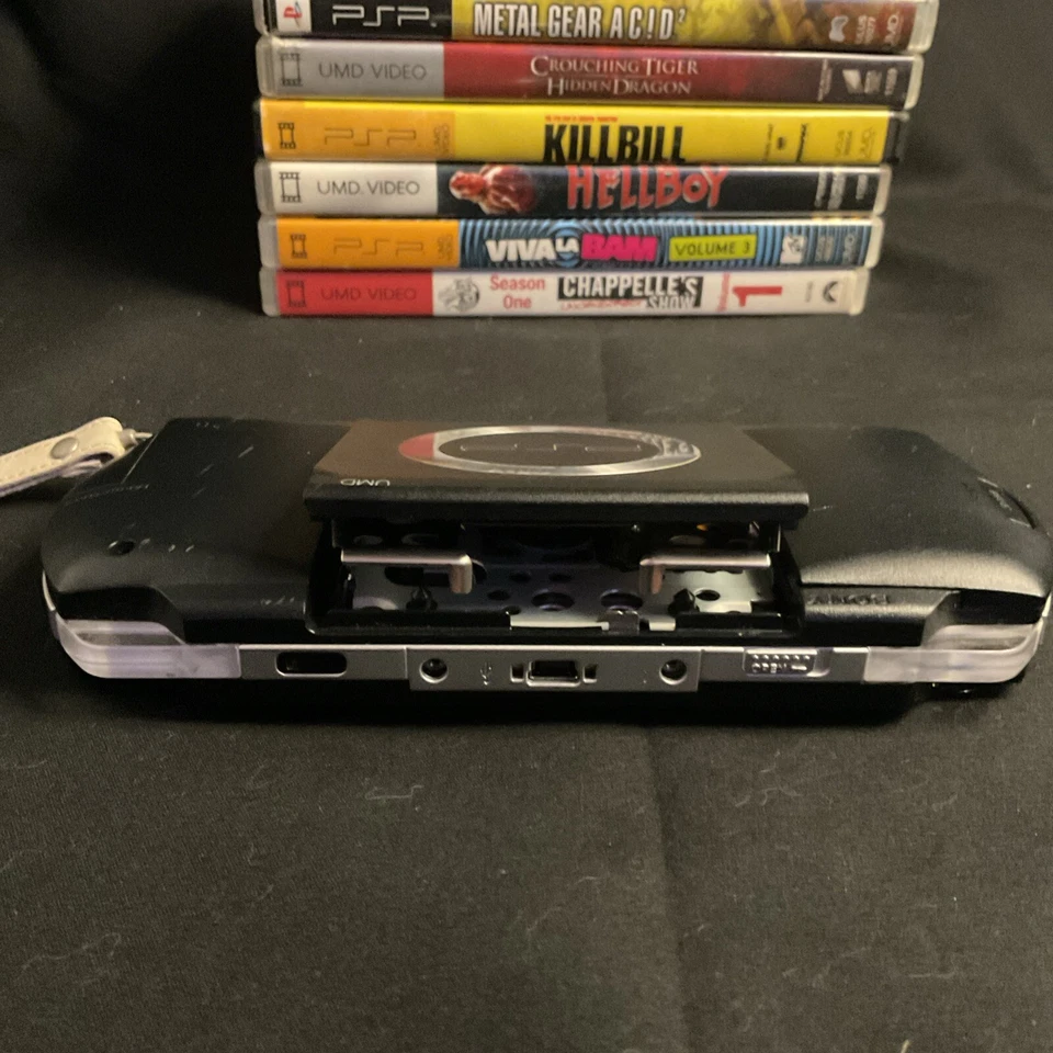 Sony PSP Bundle PSP-1001 W/ 2 Games 5 Vid Console Memory Card Case No Charger - Image 4 of 4