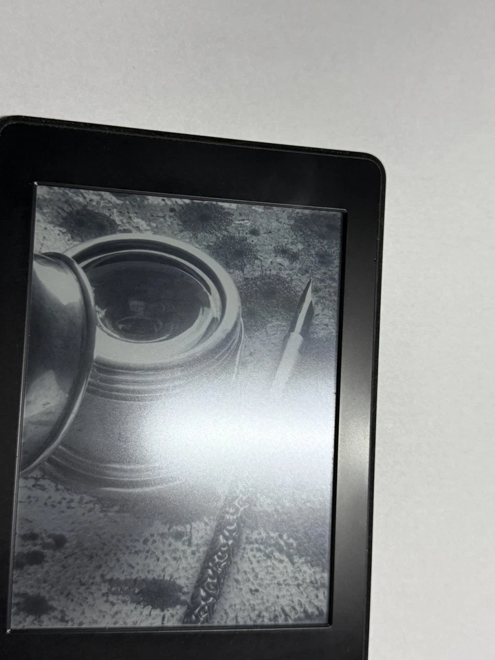 amazon kindle paperwhite 6th gen 4gb no ads built in light black e-reader good - Photo 4/4