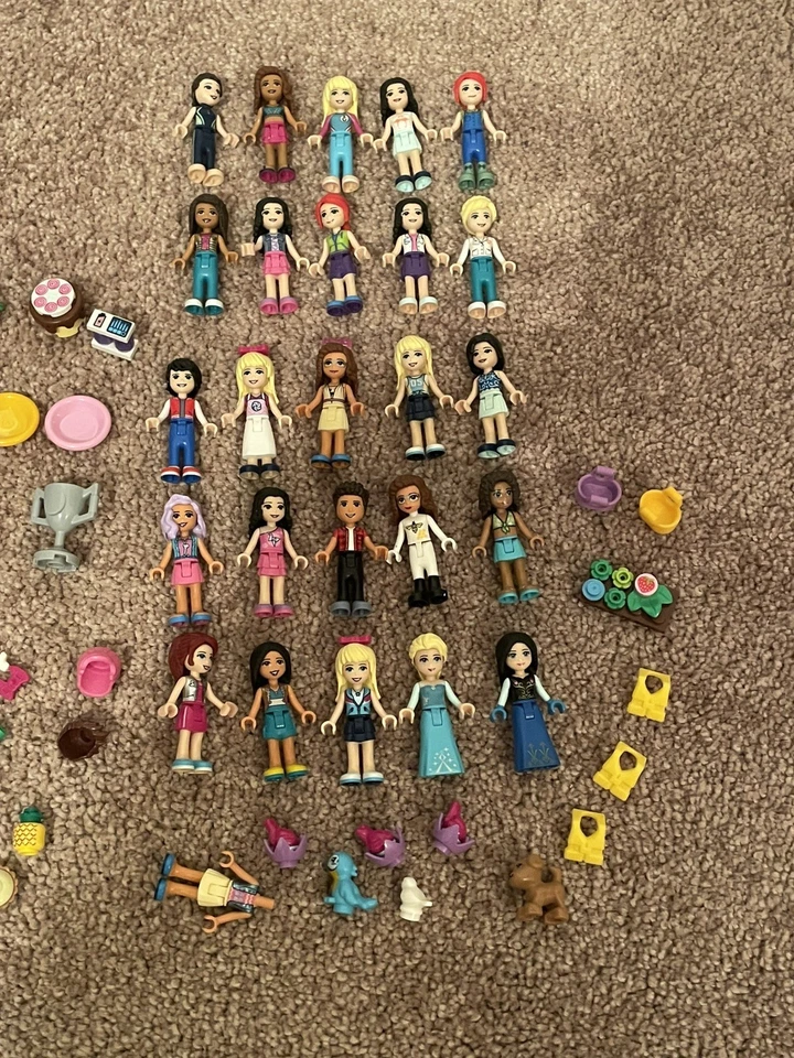 LEGO Friends Minifigure Lot of 25 plus accessories - Image 3 of 4
