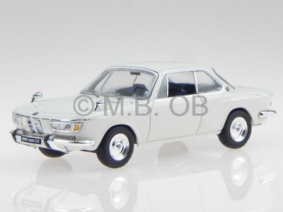 BMW 2000 CS 1966 creme white diecast model car CLC257 IXO 1/43
