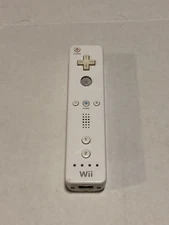 White Nintendo Wii remote for parts !