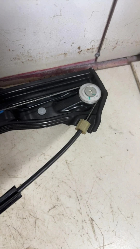 REGULADOR VENTANA TRASERA IZQUIERDA CON MOTOR FORD FUSION 13-20 LINCOLN MKZ 13-20 Foto 4 de 4