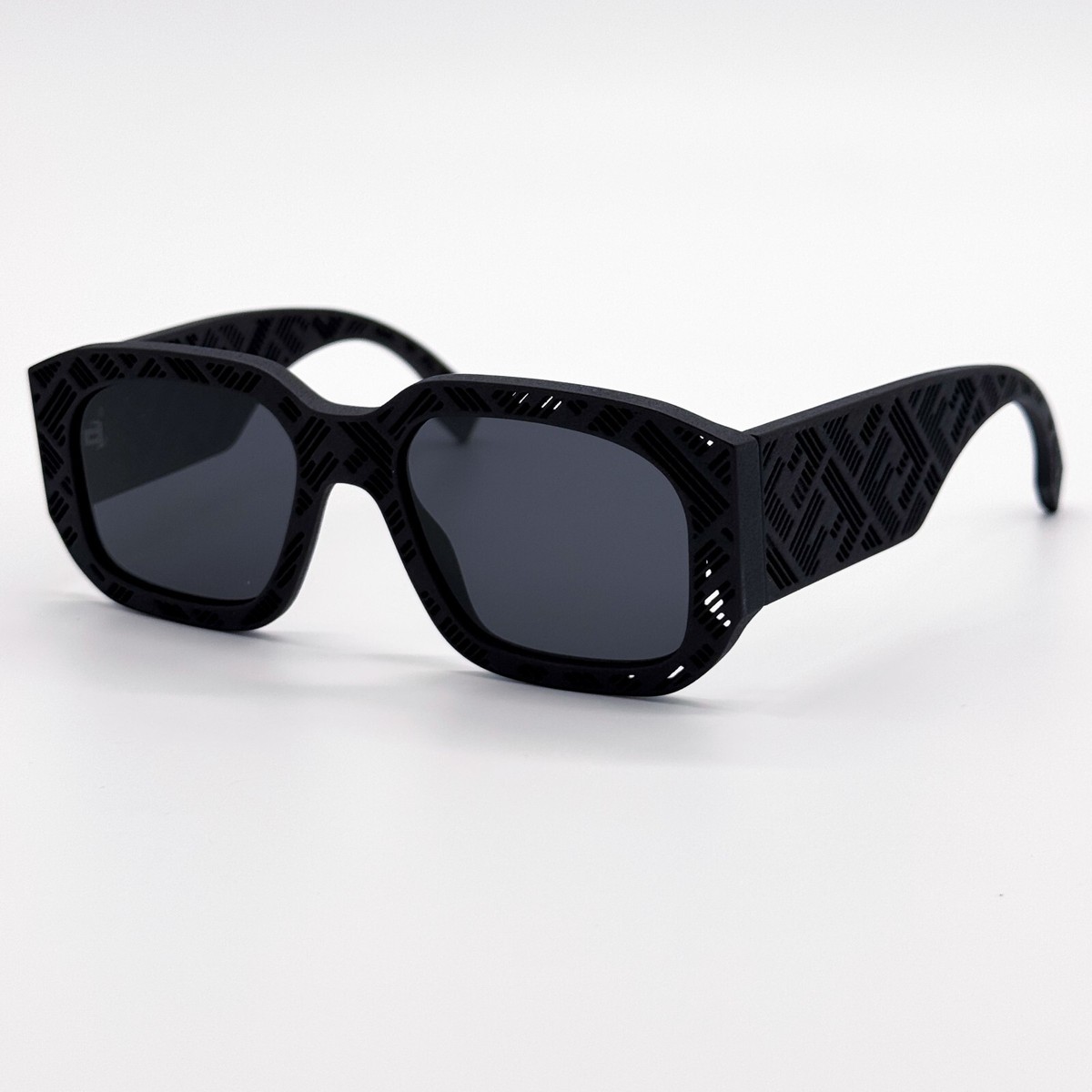 NEW FENDI FE40113I 02A MATTE BLACK UNISEX SUNGLASSES FENDI  display picture 2