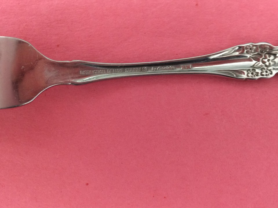 4 Oneida Distinction Deluxe RAPHAEL Stainless Dinner Forks eBay