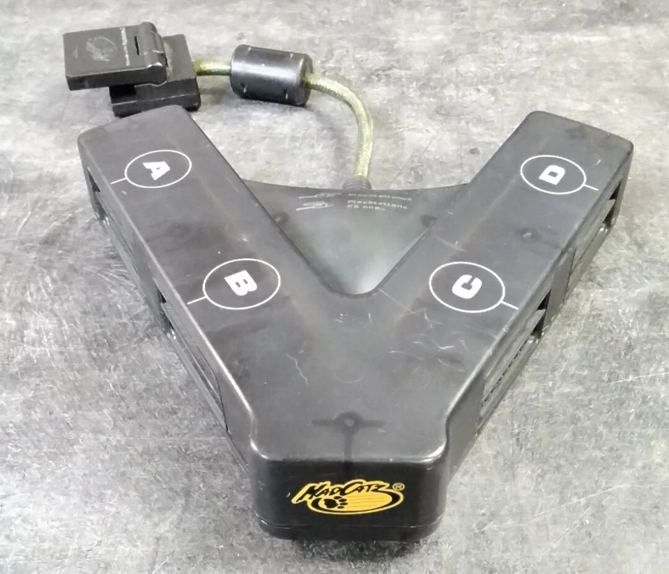 MadCatz 4-Player Universal Multi-Port System for PS1/PS2 - Image 2 of 4