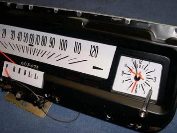 Medidores de cara blanca para Chevrolet Nova 1968-1974 Foto 3 de 4