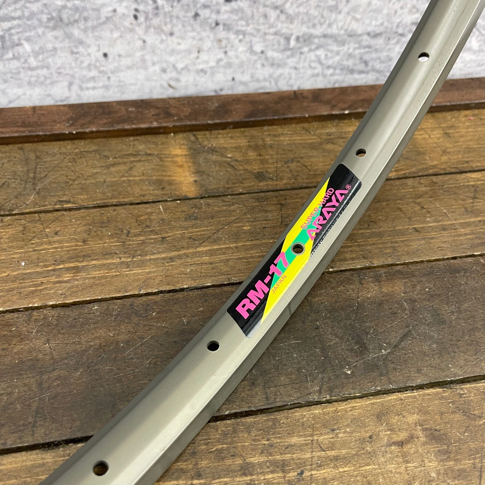 Llanta vintage Araya RM-17 32h 26 NOS MTB aro 32 orificios RM17 gris OG años 80 90 ATB Foto 2 de 4