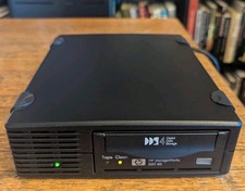 HP Hewlett-Packard BRSLA-05S1-AC DAT 40 SCSI EXTERNAL TAPE DRIVE StorageWorks