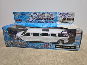 Ford Excursion 1:24 for sale | eBay