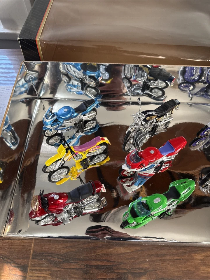 Colección de 9 motocicletas Maisto 1995 1:18 Kawasaki BMW Suzuki Honda #32003 Foto 2 de 4