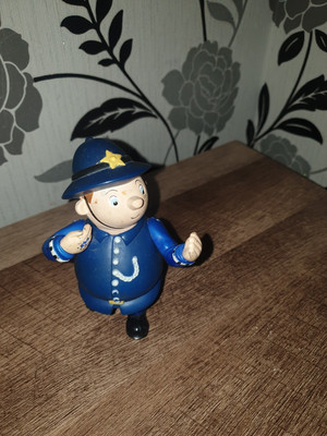 2004 NODDY McDonalds Happy Meal Spielzeug - MR PLOD WOBBLE POLICEMAN