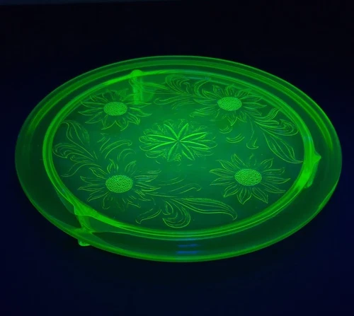 1930s Uranium Depression Glass ~Jeanette Sunflower Cake Plate 10" Footed~ GLOWS