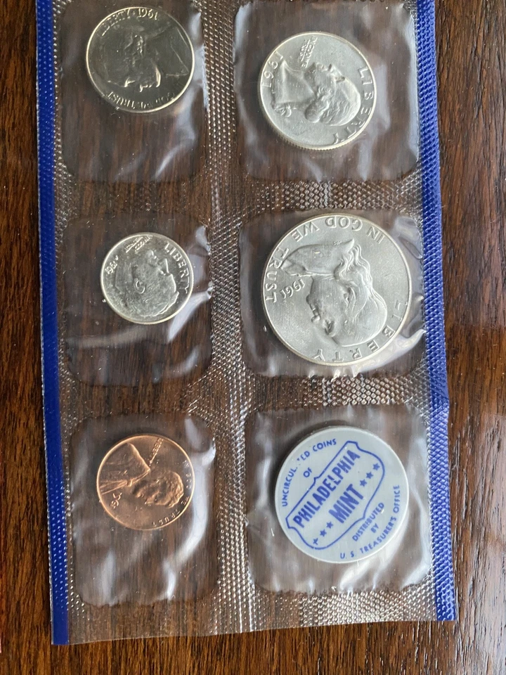 1961 Philadelphia/Denver Mint silver proof sets. Half, Quarter & Dime 90% Silver - Image 4 of 4