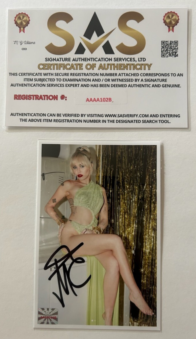 AUTHENTIC MILEY CYRUS ORIGINAL AUTOGRAPHED 4 X 6 &plus; COA