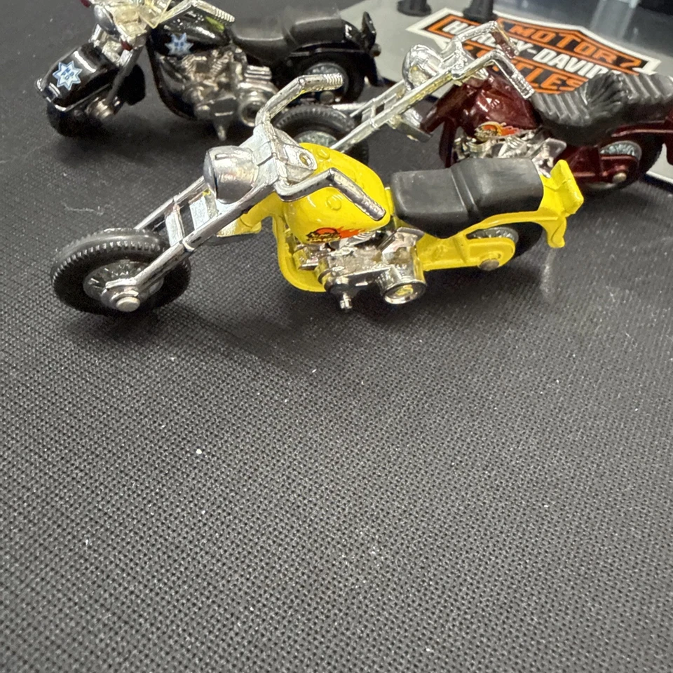 1990 Matchbox Harley Davidson Showroom And 3 Harley Bikes - Image 4 of 4