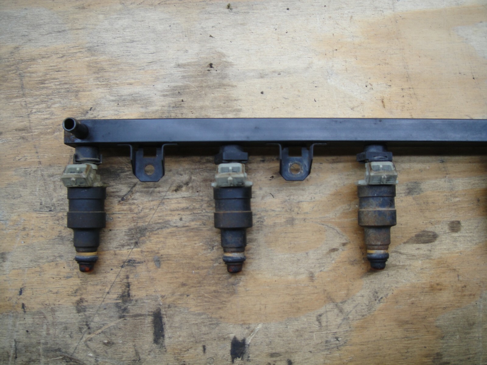 BMW E30 E28 528E 325I M20 FUEL RAIL INJECTOR INJECTION TUBE PRESSURE