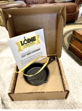 2018 Lodge Cast Iron Skillet Christmas Ornament Gingerbread Man NWT Mint