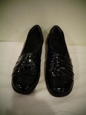 CLARKS COLLECTION BENDABLES BLACK PATENT LEATHER SLIP ON CROC PRINT SHOES 6 M
