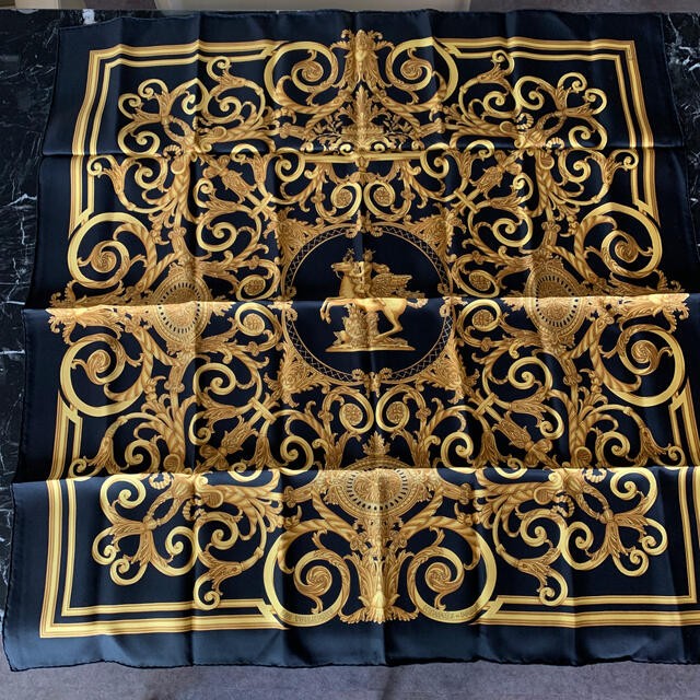 HERMES Carre 90 Silk Scarf Simple is Cool Design