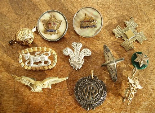 WW1 & WW2 Military Badges inc Sweetheart Canada Regiment, RAF, IOR Tribute Medal