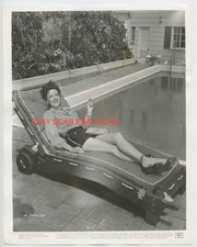 Ida Lupino Sexy Leggy at the Pool Smoking Vintage Publicity Photo 1943