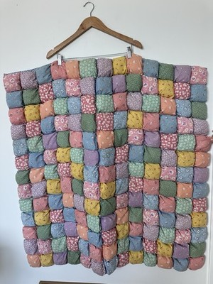 40''x40'' Colorful Cotton Pastel Puff Quilt with Blue Floral Backing