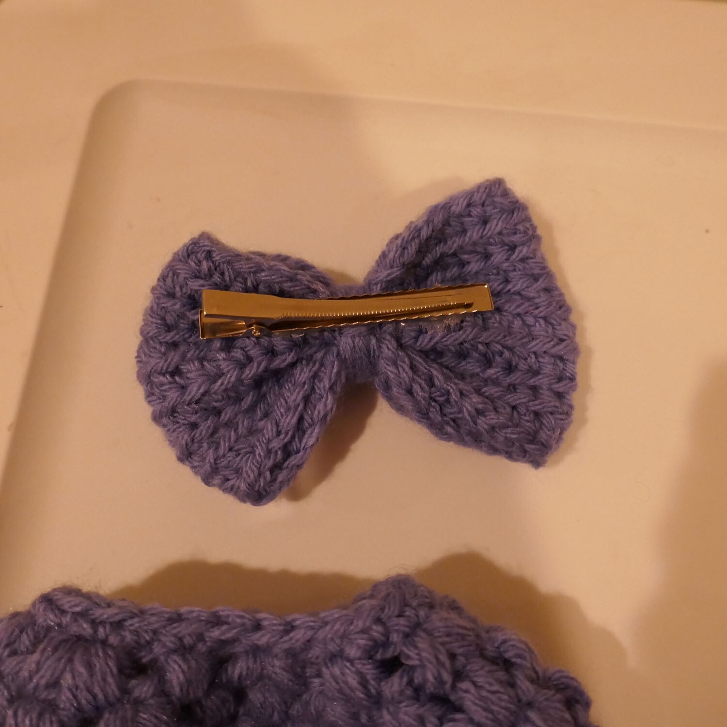 PONY MESSY BUN ~ CAPPELLO CODA DI CAVALLO BERRETTO BAMBINO LAVORATO ALL'UNCINETTO A MANO fermaglio per capelli viola blu