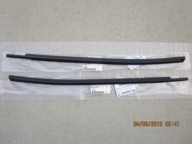 07 - 19 TUNDRA 4D CREW MAX REAR LEFT & RIGHT DOOR BELT MOLDING