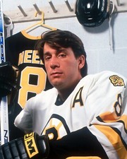 Cam Neely Locker Room Portrait Boston Bruins 8x10 NHL Hockey Photo