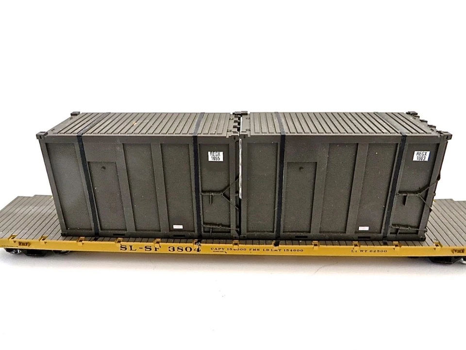 HO Fine Custom Walthers 60' St. Louis–San Francisco RR Flat Car with Containers - Image 2 of 4