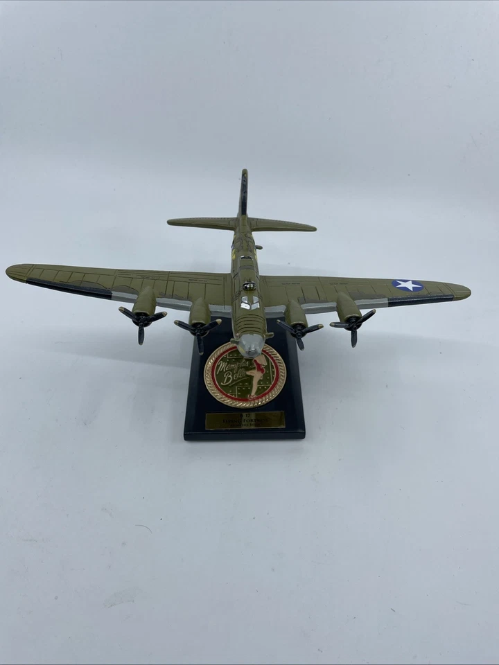 Bradford Exchange Memphis Belle B-17 Flying Fortress Model Aircraft #0367 WH148 - Image 2 of 4