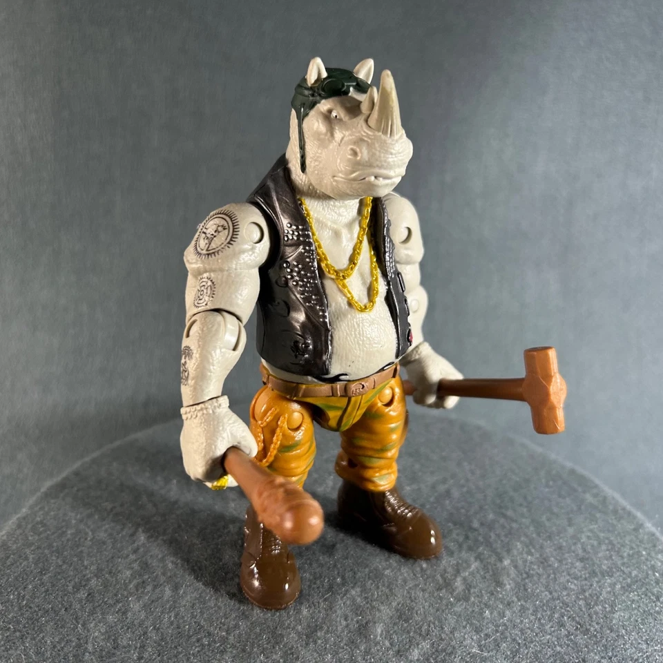 Figura de acción Teenage Mutant Ninja Turtles Out of the Shadows Rocksteady 2016 Foto 3 de 4