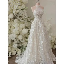 Elegant 3D Lace Floral Wedding Dresses Halter Neck Sleeveless Bridal Gowns Train