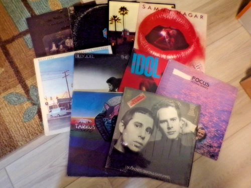 10 LP LOT SIM. & GARF./ ELP/ FOCUS/2 JOEL/SAM HAGAR/EAGLES/CHICAGO/CSN&Y/ B.IDOL