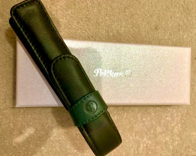Brand new & fully boxed 100% leather pelikan pen case