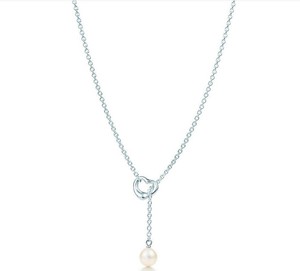 Tiffany & Co. Sterling Silver Elsa Peretti Open Heart Pearl Lariat Necklace 18