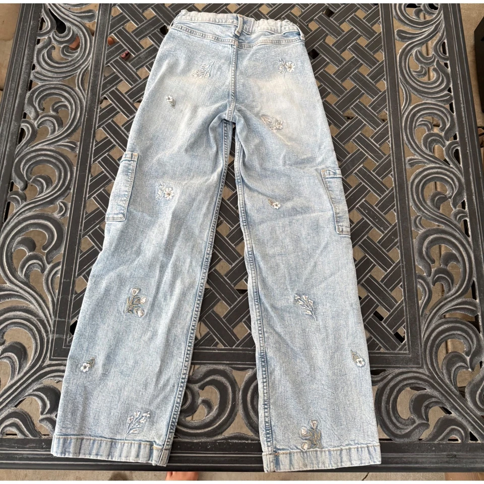 Abercrombie Kids High Rise Wide Leg Floral Embroidered Jeans Light Wash 9/10 L - Image 3 of 4
