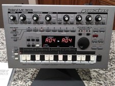 Roland MC-303 Groovebox Sample Drum Machine Synthesizer Mint condition