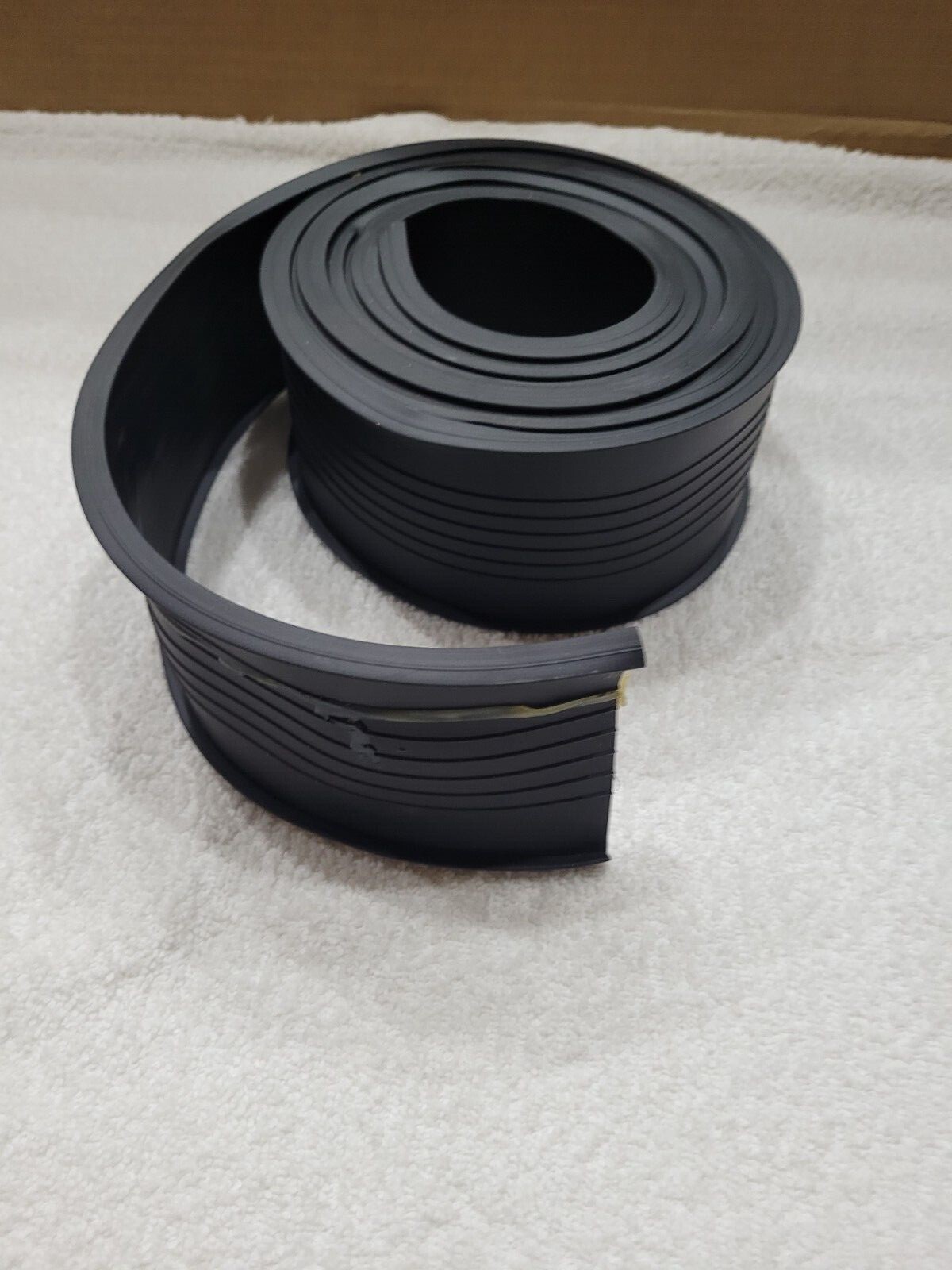 MD GARAGE DOOR SEAL REPLACEMENT BOTTOM BLACK VINYL NEW IN OPEN PACKAGE