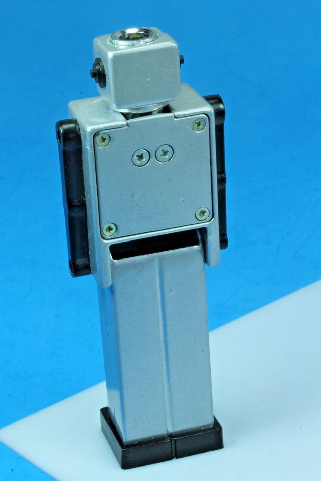 Raro medidor de presión de neumáticos robot Accu-Gage. 5" de alto. Medidor real. Foto 3 de 4