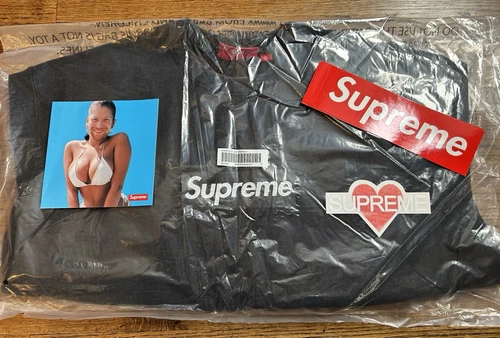 Logo Supreme Boîte Lavée Col Rond (S) Noir SS25 En Main Envoi Rapide