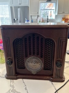 Vintage 1970’s GE Classic Radioplayer 7-4135A Genuine Wood with Cassette Player