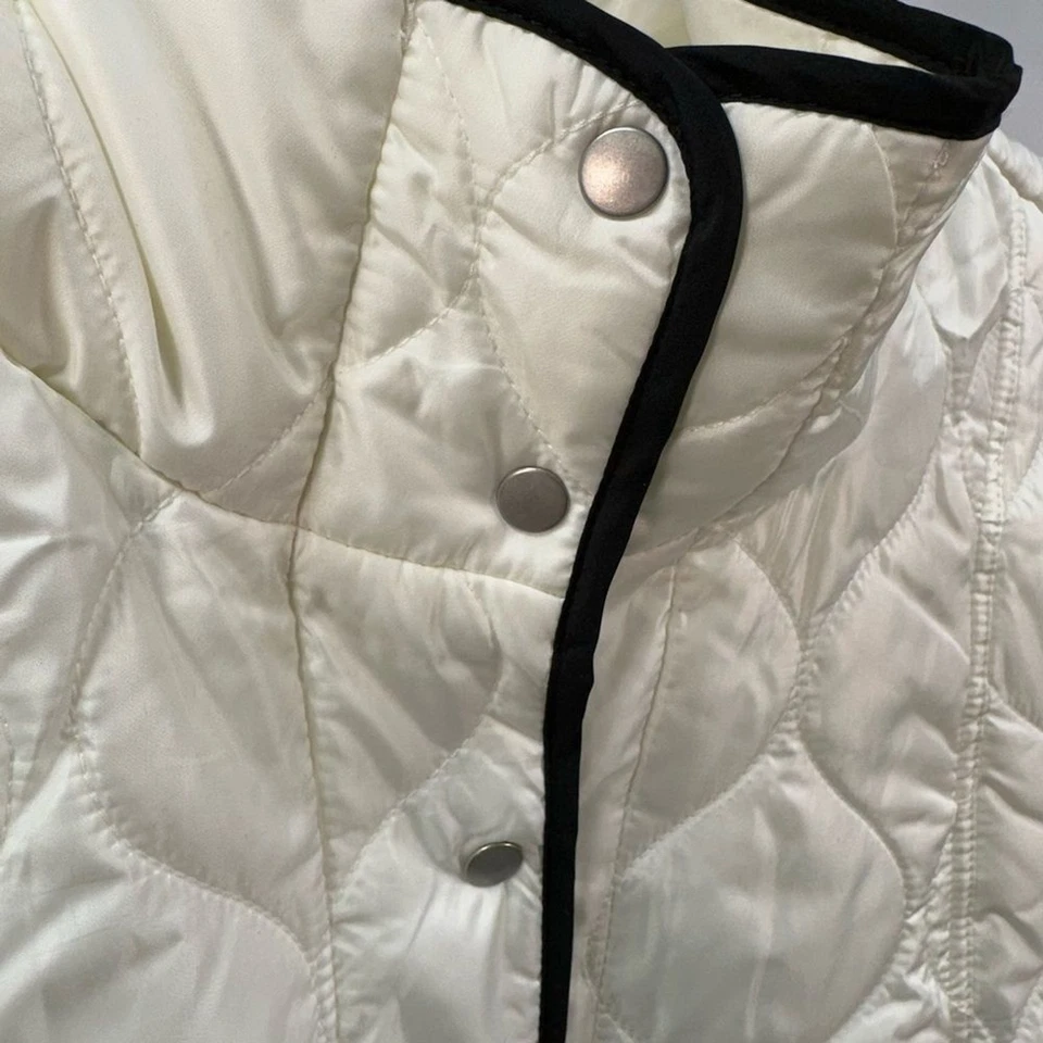 LIVI Snap Front Quilted Vest Pockets Sleeveless Lightweight Womens 30/32 NEW - Image 4 of 4