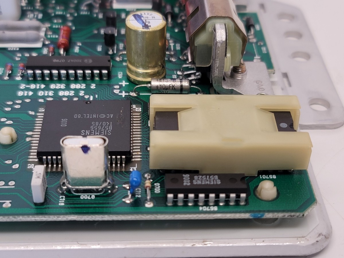 0280000556 Volvo 740 GLE 940 Bosch Engine Computer ECU ECM 