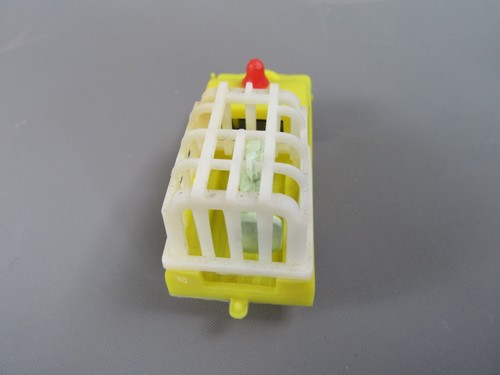 A669 Vintage 1970 VAM 1:55 Land Rover 109 Yellow & White + Plastic Lion Toy - Picture 8 of 8